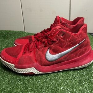 Size 9.5M- Nike Kyrie 3
Red Suede White basketball shoes